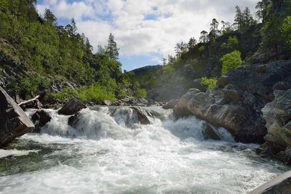 Lille foss p den nederste den af kvnangselva