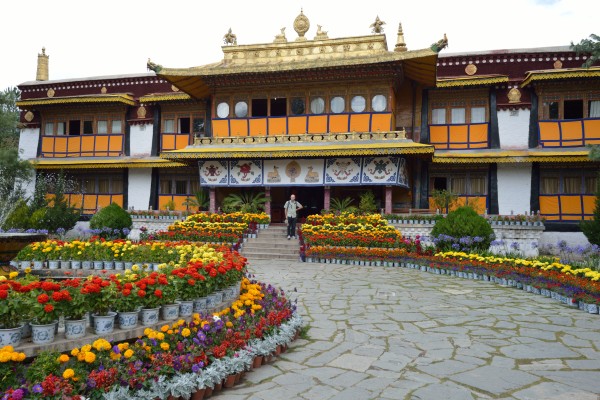 Carl foran Norbulingka Dalai lama hus
